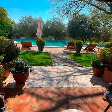 Lou Villa