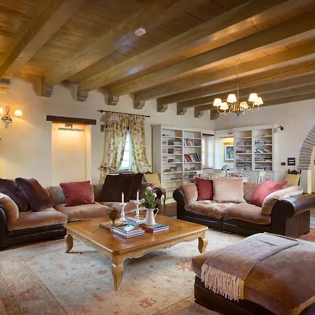 Villa Lou